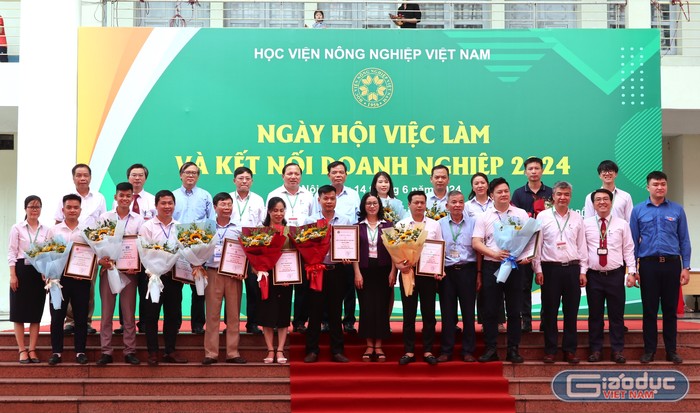 Gần 6 000 cơ hội việc làm, thực tập cho sinh viên
